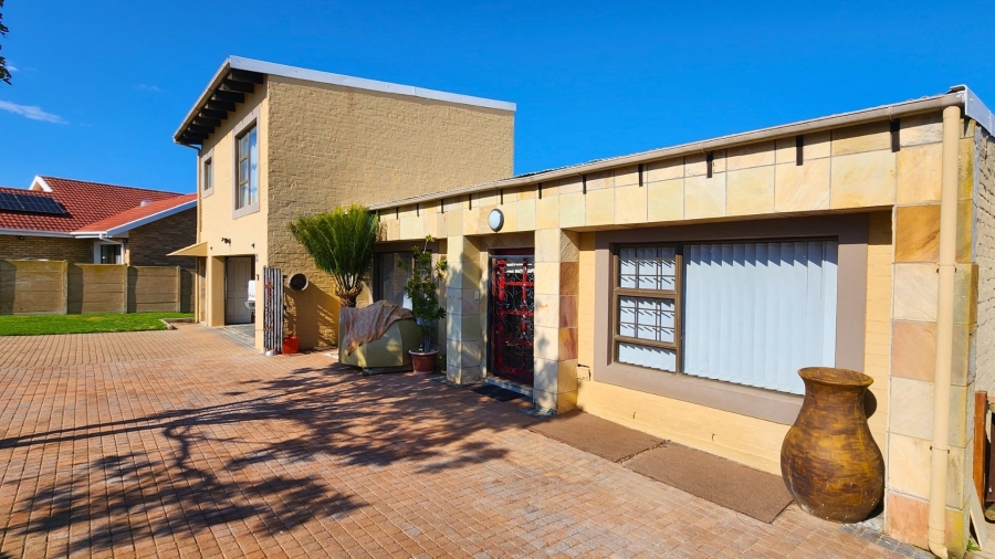 4 Bedroom Property for Sale in Dana Bay Western Cape